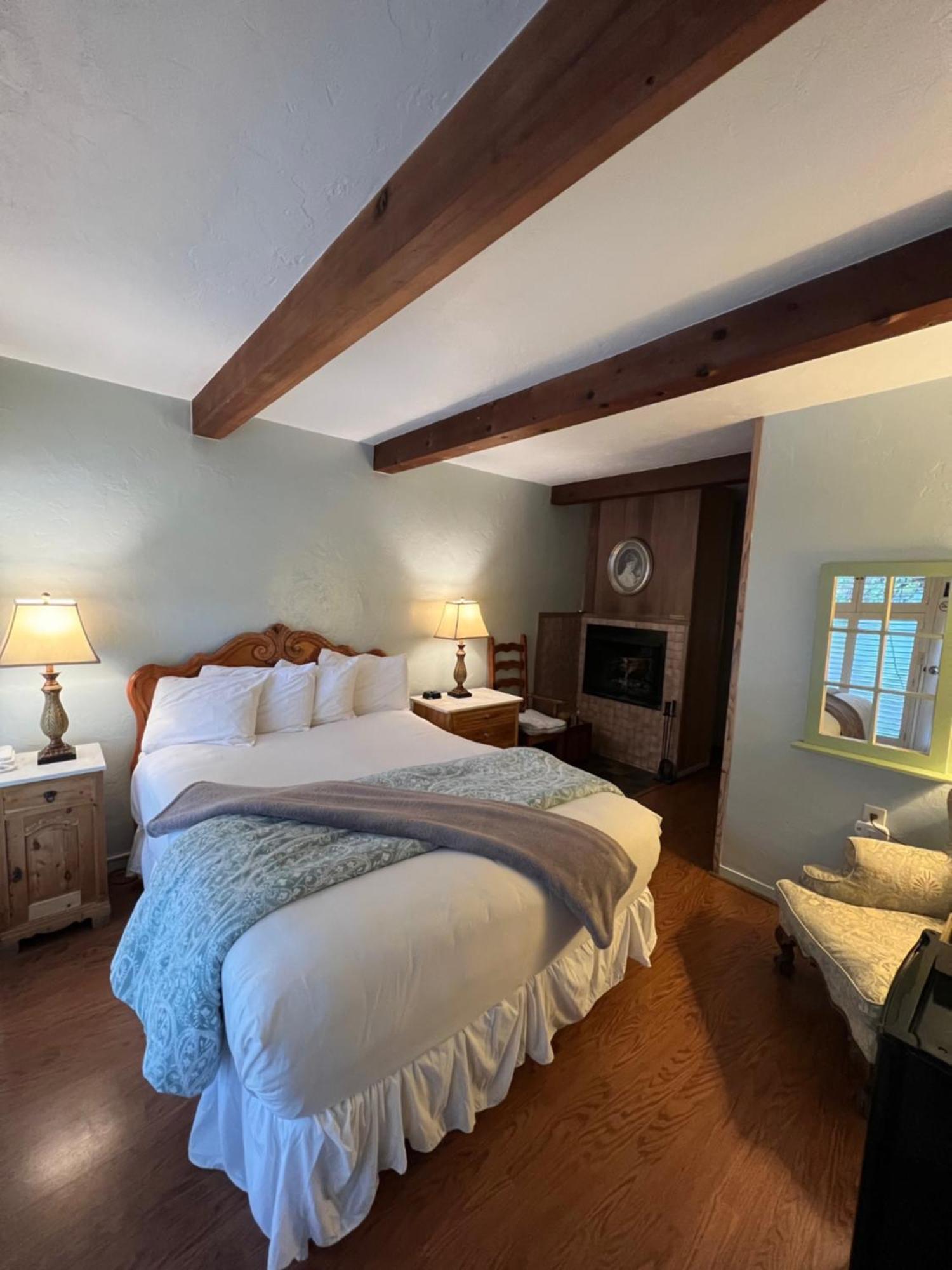 Carmel Garden Inn Экстерьер фото