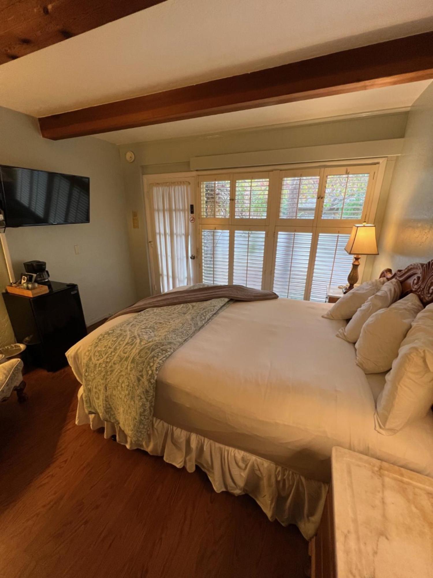 Carmel Garden Inn Экстерьер фото